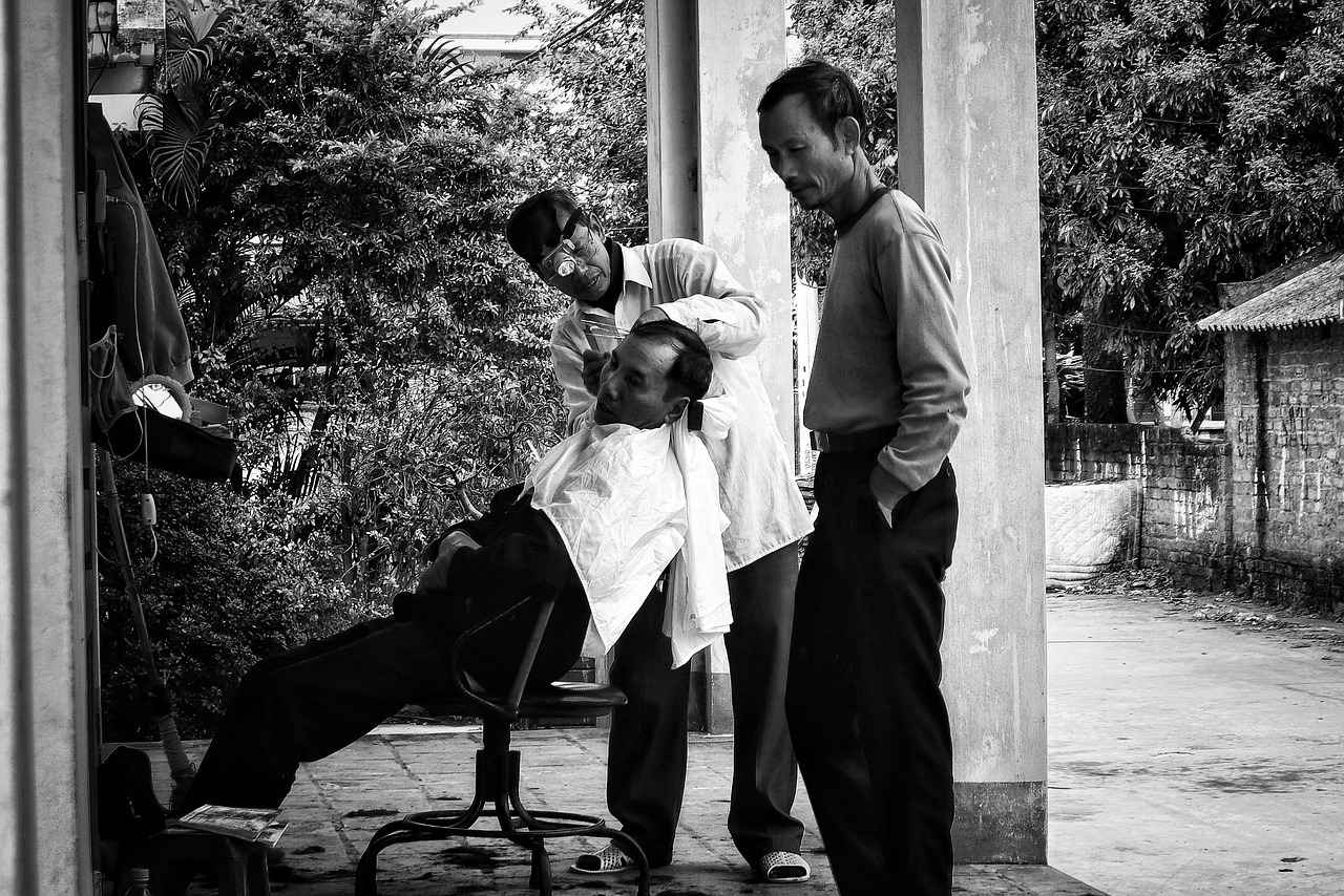 How to Become a Notary in Iowa? Requirements and Process 1 What Are the Basic Requirements to Become a Notary in Iowa?