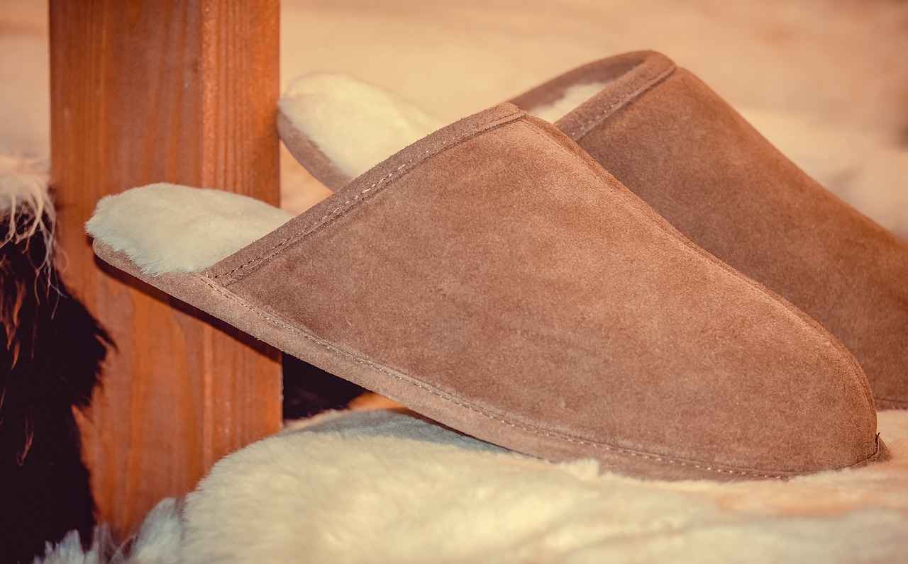 What Tools Do You Need for Brushing a Sheepskin Rug?