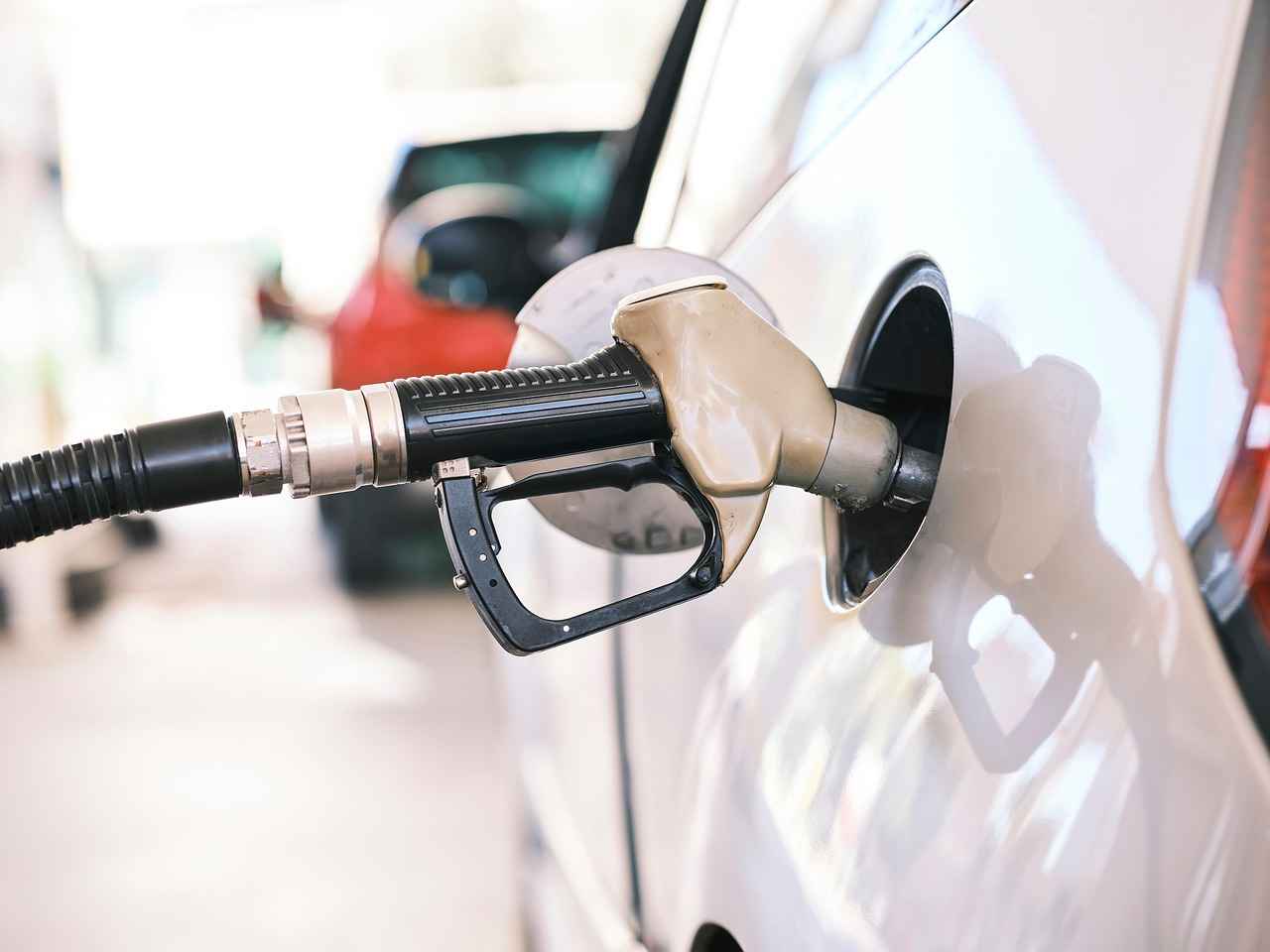 How to Safely Drain a Fuel Tank?