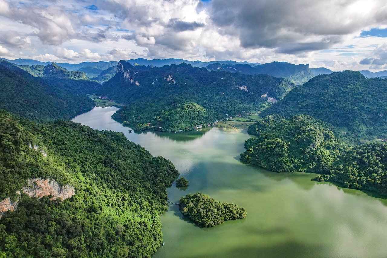 What Are the Best Transportation Options to Holbox?