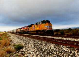 How to Manage Shipping on Marketplaces: Tips for Efficient Operations How to Manage Shipping on Marketplaces: Tips for Efficient Operations