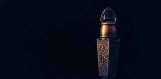 How to Open a Perfume Bottle: Quick and Easy Methods How to Open a Perfume Bottle: Quick and Easy Methods