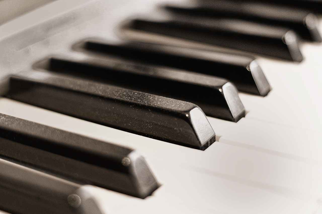 What Are the Costs Associated with Renting a Wurlitzer Piano?