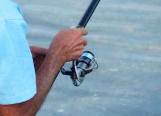 How to Use a Fishing Reel Without an Anti-Reverse Trigger How to Use a Fishing Reel Without an Anti-Reverse Trigger