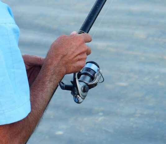 How to Use a Fishing Reel Without an Anti-Reverse Trigger How to Use a Fishing Reel Without an Anti-Reverse Trigger