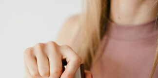 How To Remove Gel Nail Polish Easily Without Damaging Nails